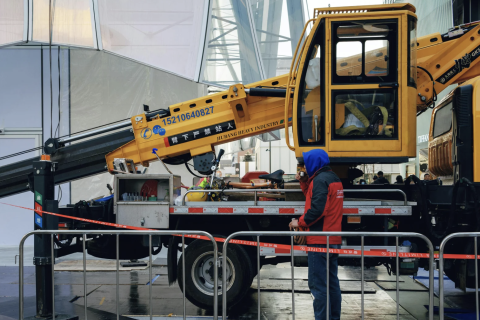 3005 Struck-By Hazards: Working Safely Around Heavy Moving Machinery (THIEP)