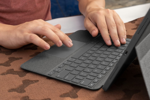 Logitech Soluciones Móviles (LOG - 002)