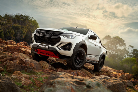 24MY Isuzu D-MAX BLADE Product Training (ST13)