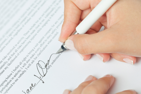 Creating a Contract (COM01)