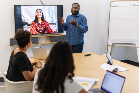 From Remote To Hybrid Working: The Role of Leadership (HW002)